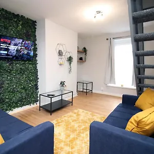 Apartment Styling! - Tv In Every Bedroom!, Swansea
