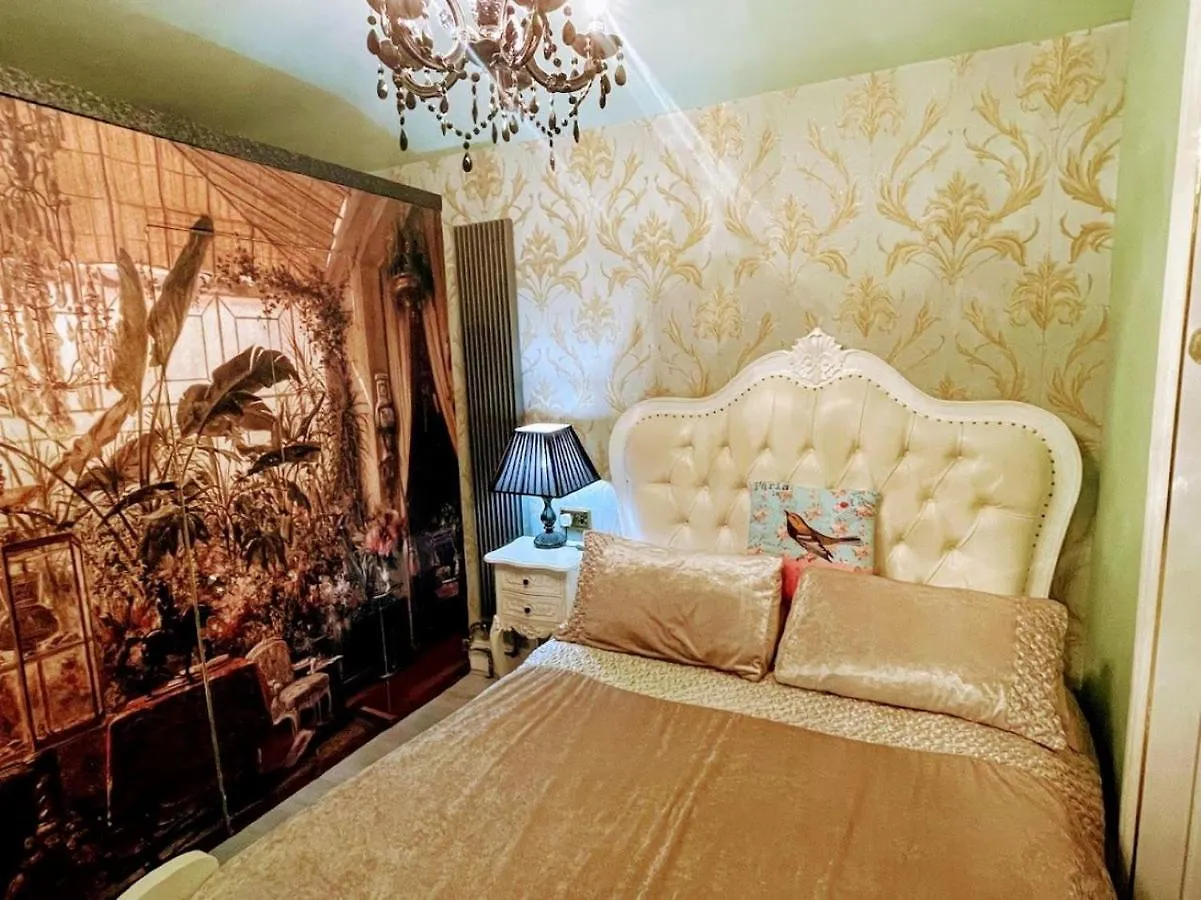 The Mirador Boutique Town House Hotel Swansea Guest house